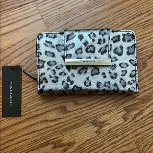 Woman’s wallet